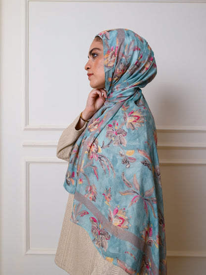 Tinted Fayrouz in Modal