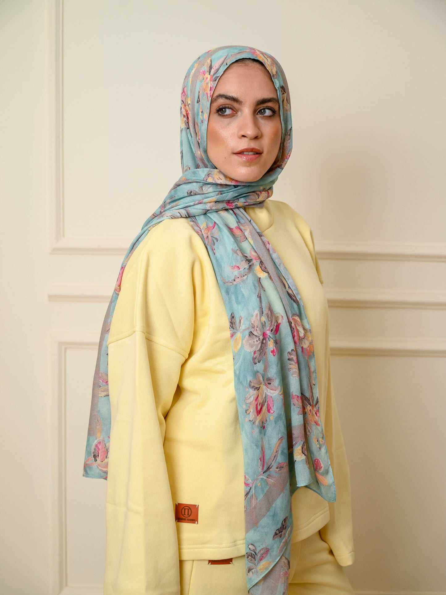 Tinted Fayrouz in Modal