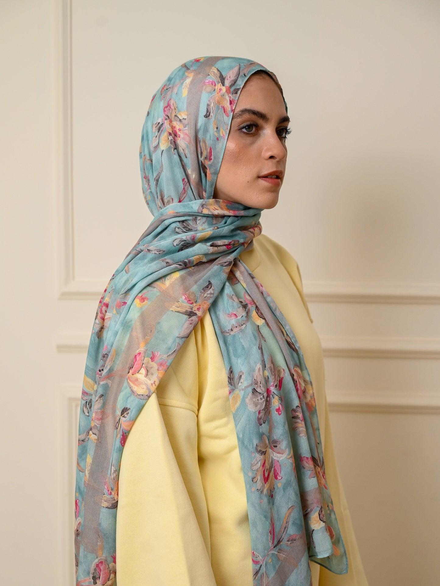 Tinted Fayrouz in Modal