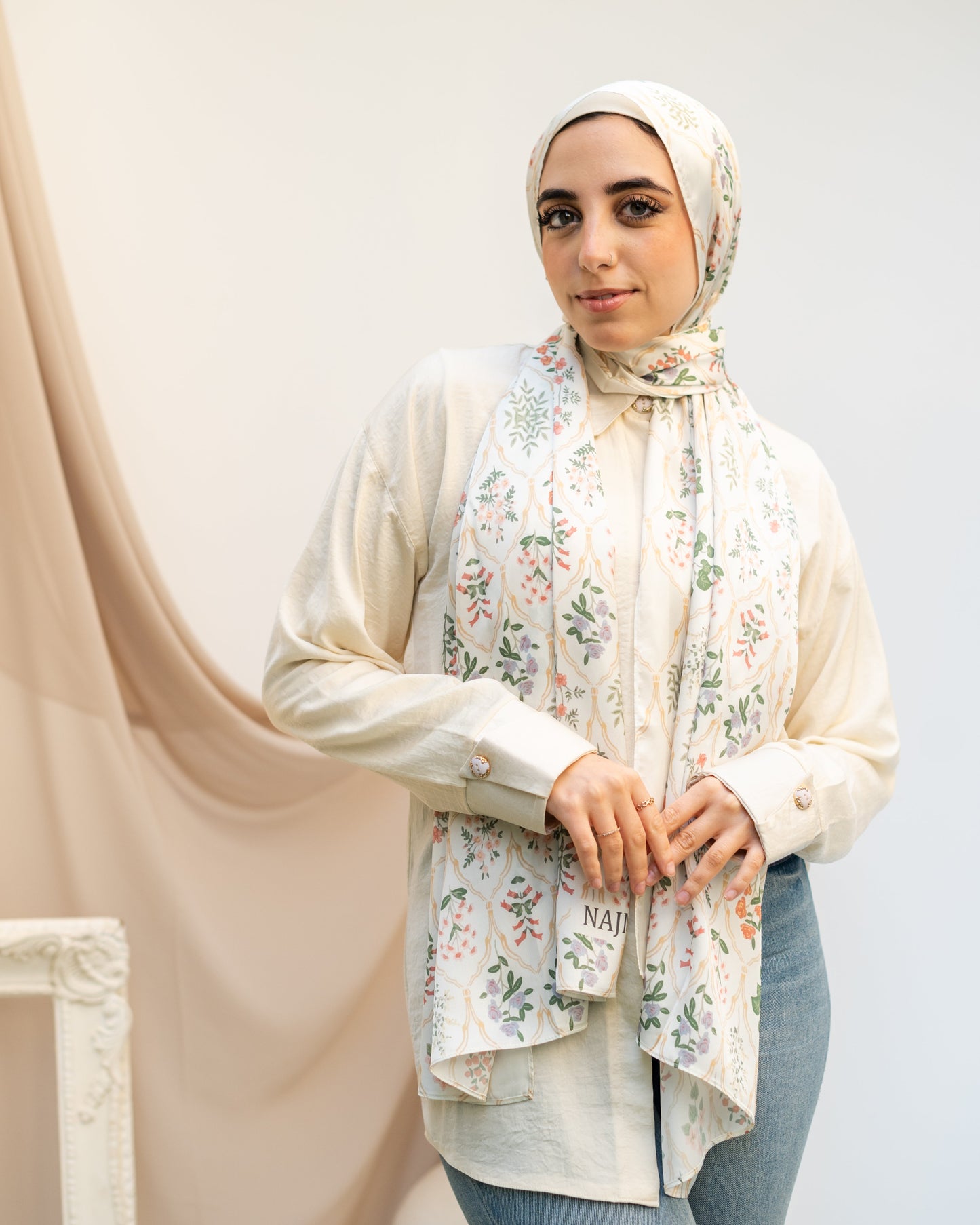 Goldy Motifs in Satin